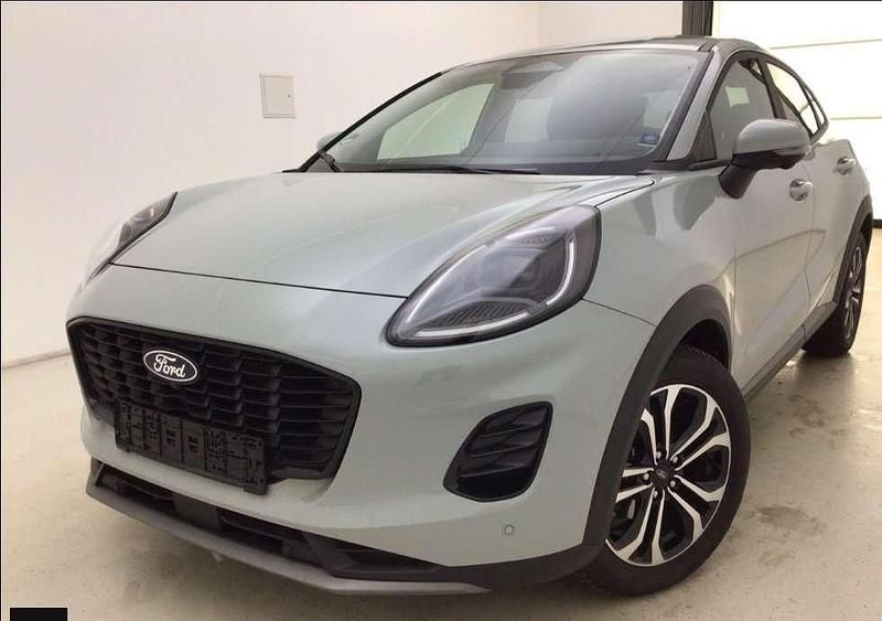 Grau Gebraucht 2024 Ford Puma Titanium SUV | 20.990 € (Superpreis) - Bild 1/4