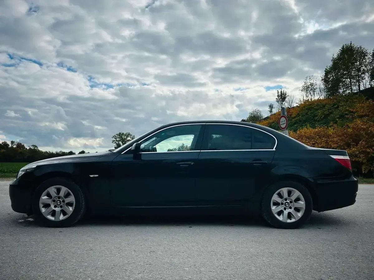 Gebraucht BMW 525 197 PS (144 kW) 2007 Schwarz Limousine