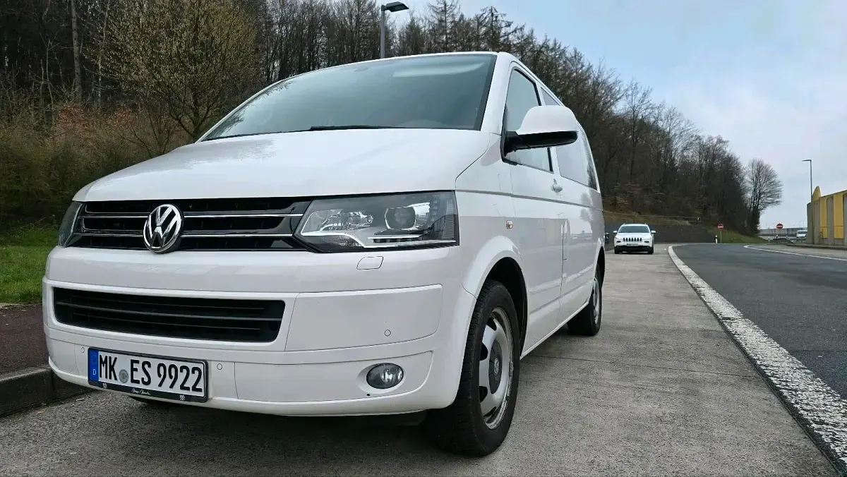 Gebraucht VW Multivan 179 PS (131 kW) 2015 Weiß Van / Kleinbus