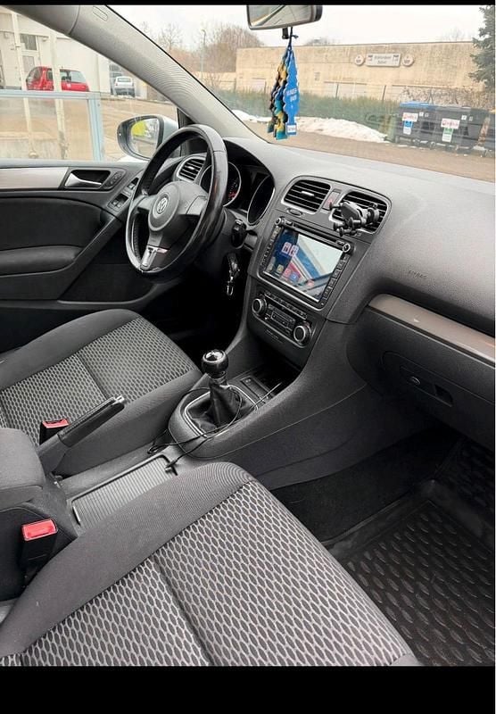 Gebraucht VW Golf VI 80 PS (58 kW) 2010 Silber Kleinwagen