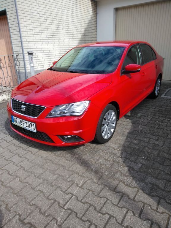 Gebraucht Seat Toledo Style 110 PS (80 kW) 2016 Rot Limousine