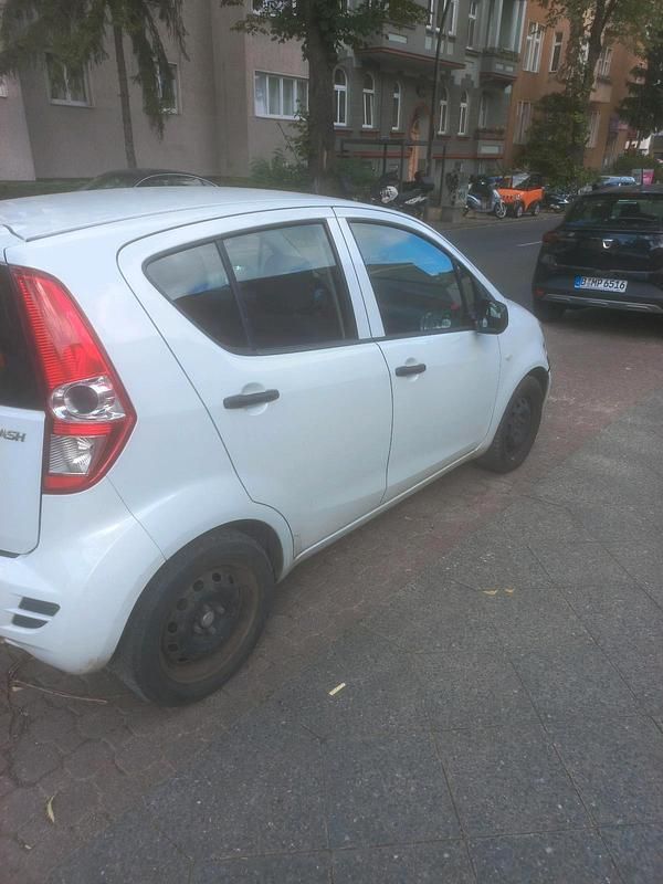 Weiß Gebraucht 2013 Suzuki Splash Kleinwagen | 1.000 € - Bild 1/4
