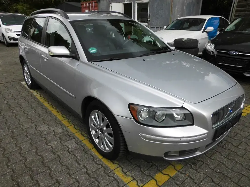 Gebraucht Volvo V50 Momentum 170 PS (125 kW) 2005 Silber Kombi