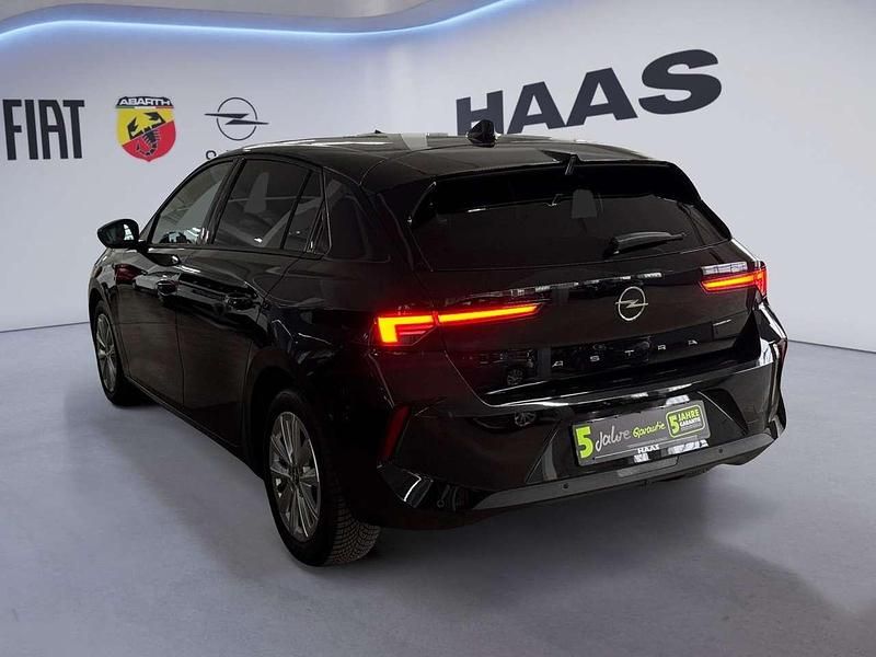 Gebraucht Opel Astra Enjoy 131 PS (96 kW) 2023 Lackierung schwarz perla nera/ Limousine