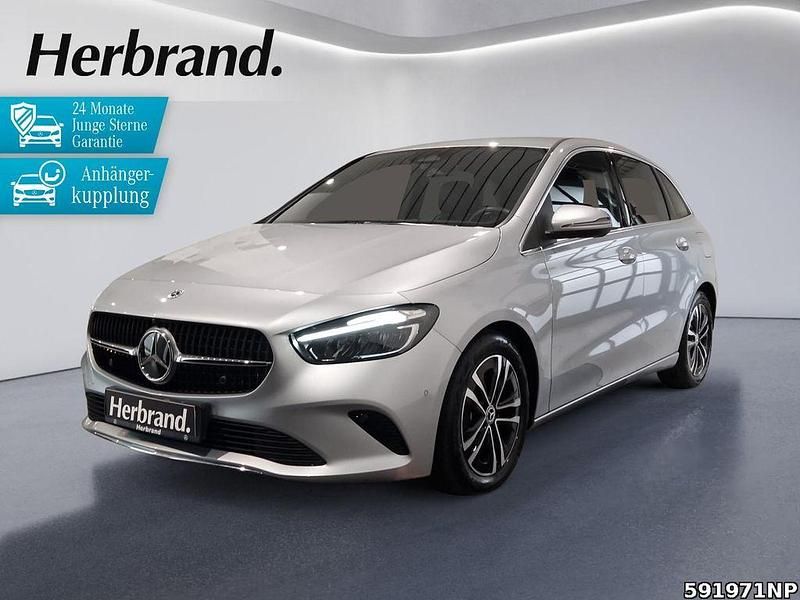 Metalliclack hightechsilber Gebraucht 2024 Mercedes B200 Progressive Van / Kleinbus | 30.990 € (Guter Preis) - Bild 1/4