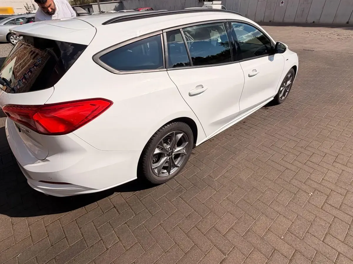 Gebraucht Ford Focus ST-Line X 125 PS (91 kW) 2021 Weiß Kombi