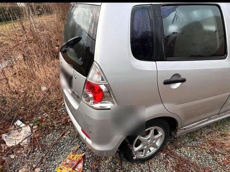 Gebraucht Daihatsu YRV 73 PS (53 kW) 2005 Grau Van / Kleinbus