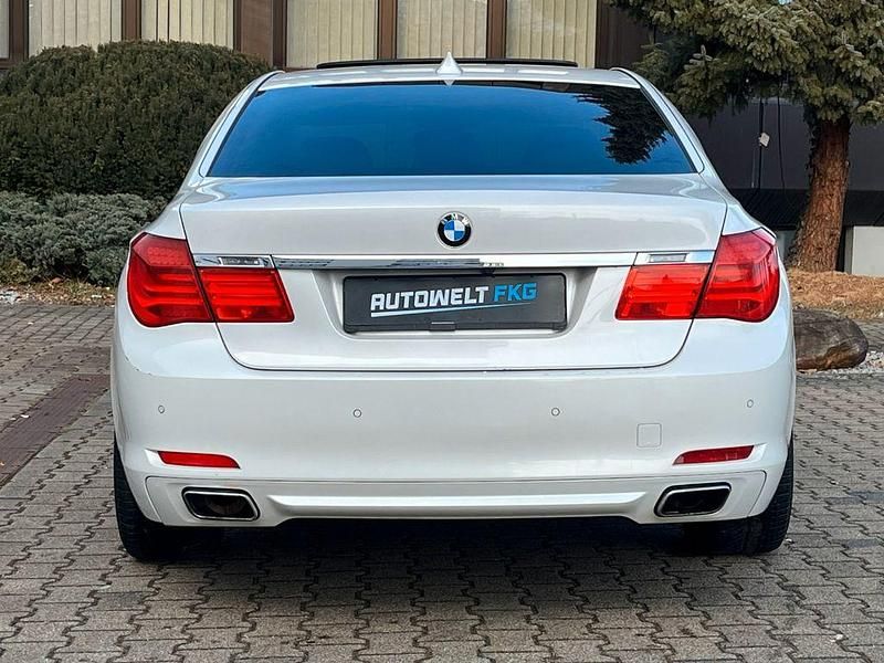 Usata BMW 740 Shadowline 306 CV (225 kW) 2011 Bianco Berlina