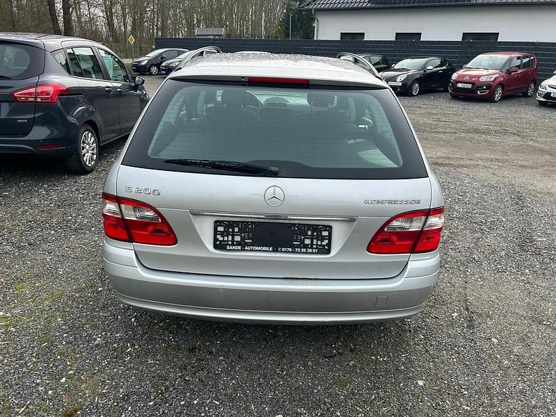Gebraucht Mercedes E200 163 PS (119 kW) 2004 Silber Kombi