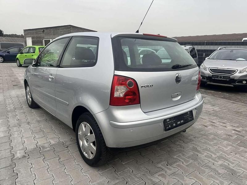 Gebraucht VW Polo Highline 64 PS (47 kW) 2002 Reflexsilber metallic Kleinwagen