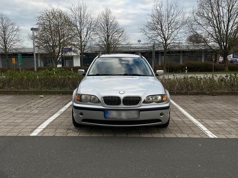 Gebraucht BMW 320 150 PS (110 kW) 2005 Silber Kombi