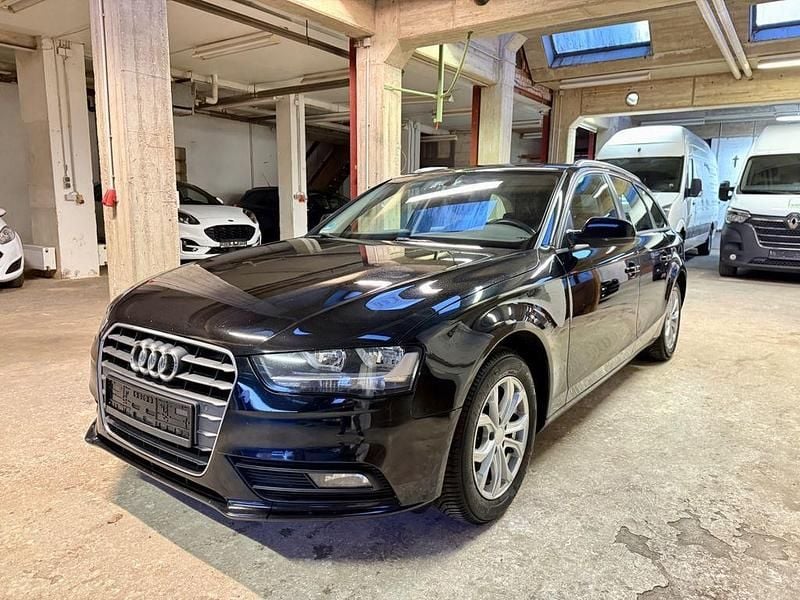 Gebraucht Audi A4 Attraction 150 PS (110 kW) 2015 Schwarz Kombi