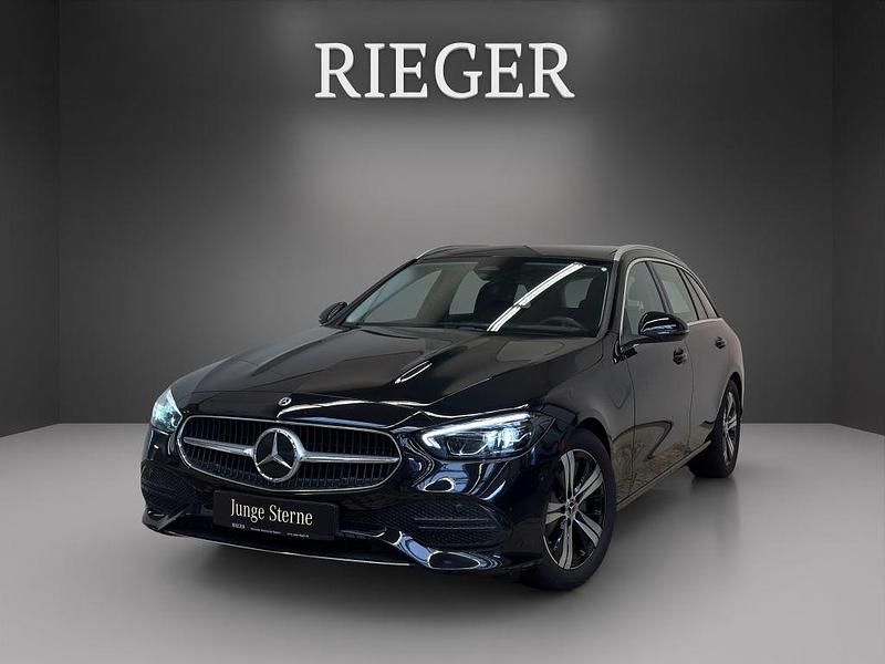 Metalliclack obsidianschwarz (metallic) Gebraucht 2022 Mercedes C180 Avantgarde Kombi | 28.899 € (Fairer Preis) - Bild 1/4