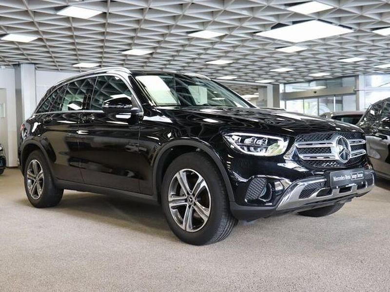 Gebraucht Mercedes GLC220 194 PS (142 kW) 2022 Schwarz SUV