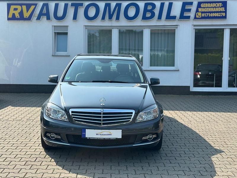 Grau Gebraucht 2008 Mercedes C200 Avantgarde Limousine | 9.999 € (Etwas zu teuer) - Bild 1/4