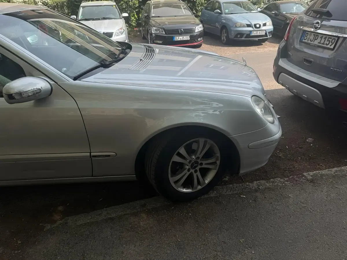 Gebraucht Mercedes E220 150 PS (110 kW) 2003 Schwarz Limousine