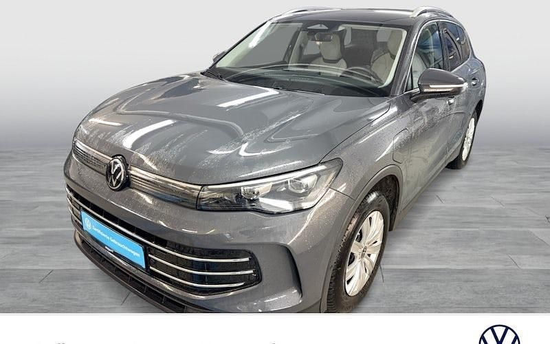 Gebraucht VW Tiguan Elegance 204 PS (150 kW) 2025 Grau SUV