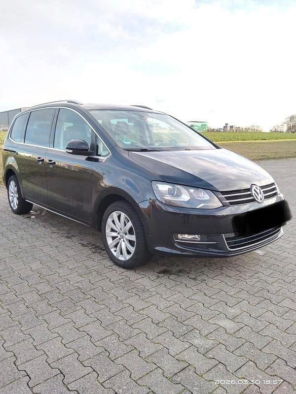 Second-hand VW Sharan 140 CP (102 kW) 2012 Negru Monovolum