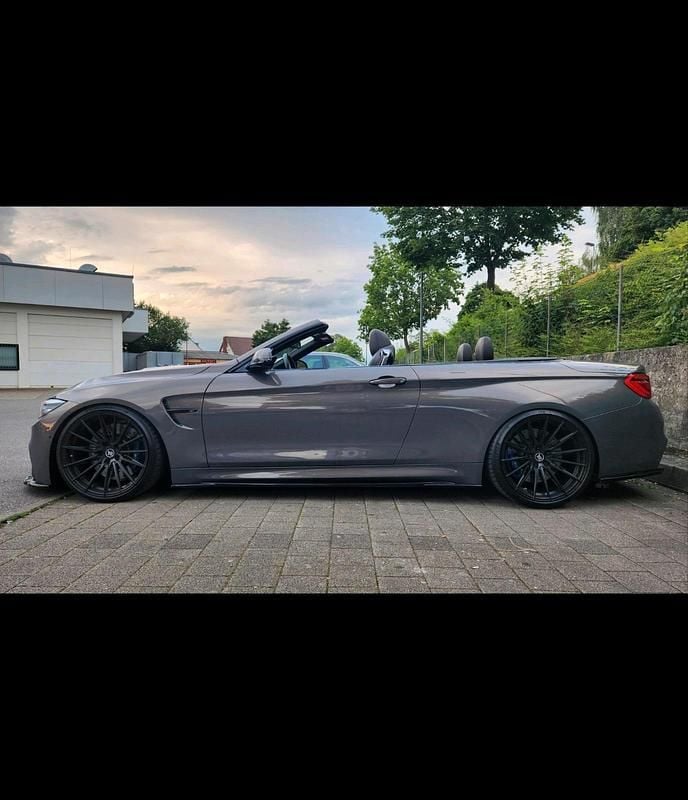 Grau Gebraucht 2018 BMW M4 Cabriolet Competition Edition Cabrio | 55.900 € (Teuer) - Bild 1/4