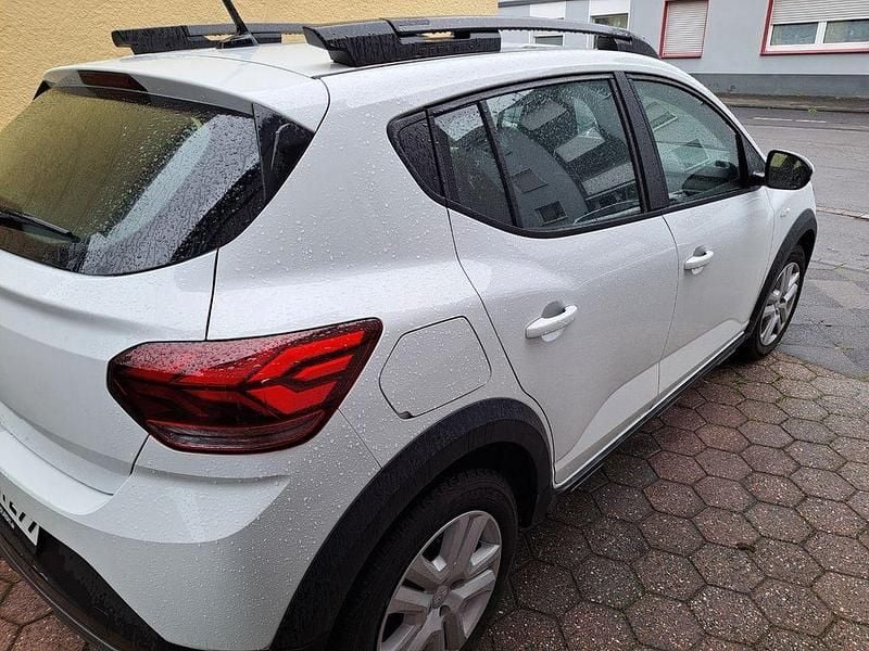 Gebraucht Dacia Sandero Expression 91 PS (66 kW) 2024 Weiß Limousine