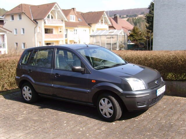 Grau metallic Gebraucht 2004 Ford Fusion Kombi | 5.190 € - Bild 1/3