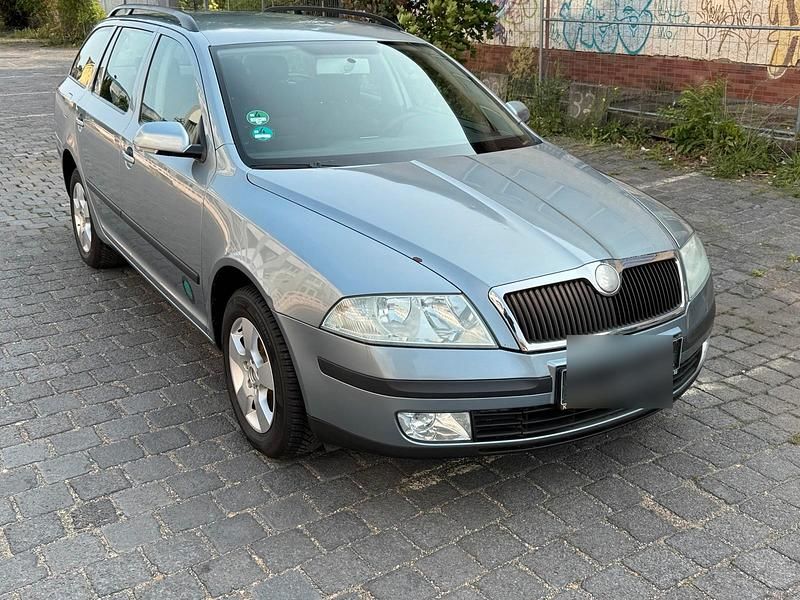 Grau Gebraucht 2005 Skoda Octavia Kombi | 1.600 € (Guter Preis) - Bild 1/4
