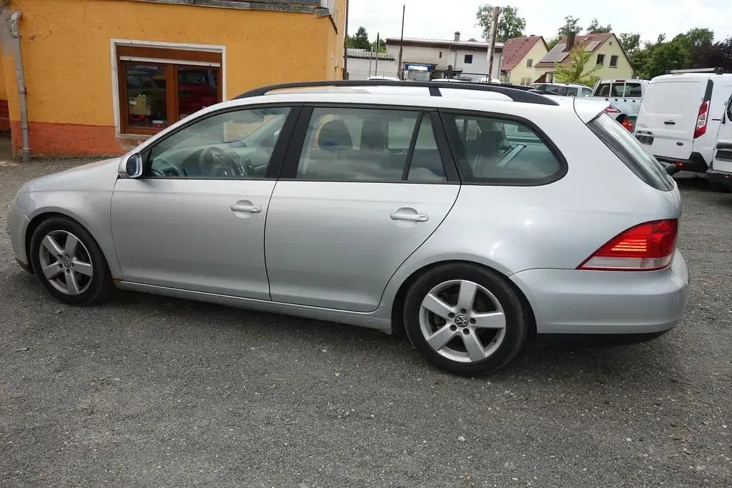 Gebraucht VW Golf V Comfortline 105 PS (77 kW) 2008 Grau Kombi