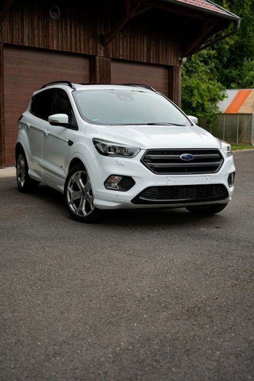 Weiß Gebraucht 2018 Ford Kuga ST-Line SUV | 19.499 € (Fairer Preis) - Bild 1/4
