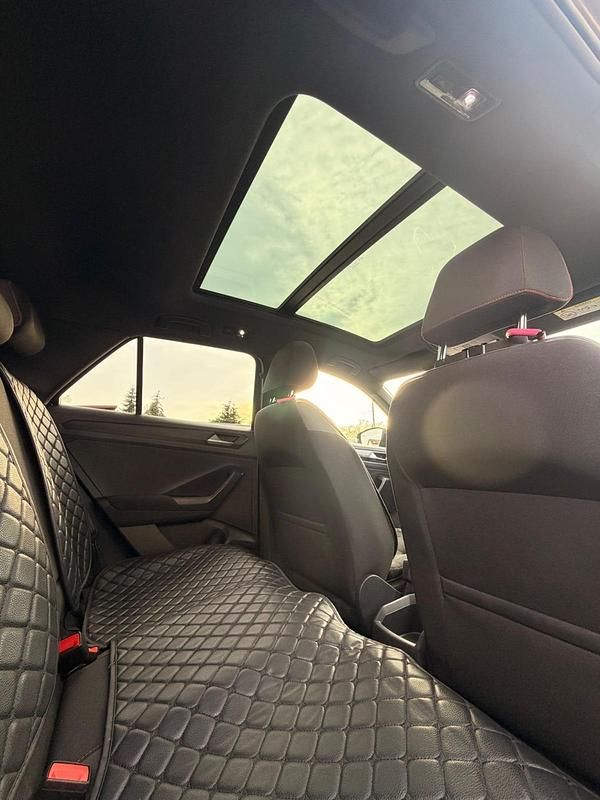 Second-hand VW T-Roc 150 CP (110 kW) 2022 Negru SUV