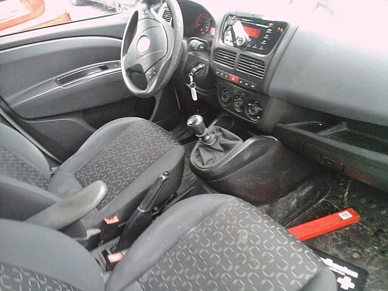 Gebraucht Fiat Doblò 135 PS (99 kW) 2011 Colore esterno (weiß) Van / Kleinbus