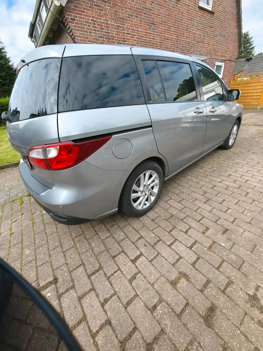 Gebraucht Mazda 5 116 PS (85 kW) 2011 Silber Van / Kleinbus