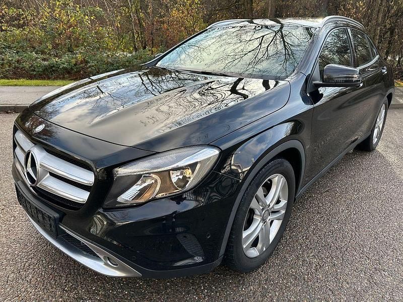 Gebraucht Mercedes GLA220 177 PS (130 kW) 2016 Schwarz SUV