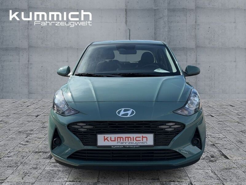 Neu Hyundai i10 Select 63 PS (46 kW) 2025 Mangrove green (grün) Kleinwagen