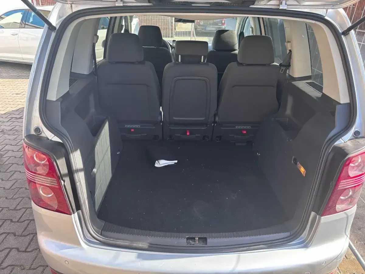 Gebraucht VW Touran Trendline 140 PS (102 kW) 2008 Silber Van / Kleinbus