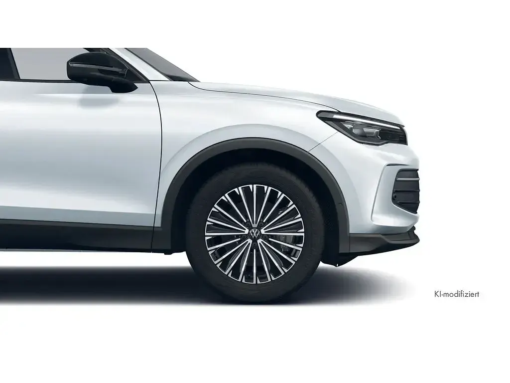 Gebraucht VW Tiguan Goal 150 PS (110 kW) 2025 Oyster silver metallic (metallic) SUV