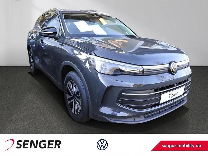 Grau Neu 2026 VW Tiguan SUV | 60.375 € - Bild 1/1