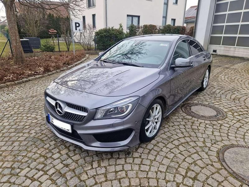 Grau Gebraucht 2016 Mercedes CLA220 Limousine | 21.500 € (Fairer Preis) - Bild 1/4