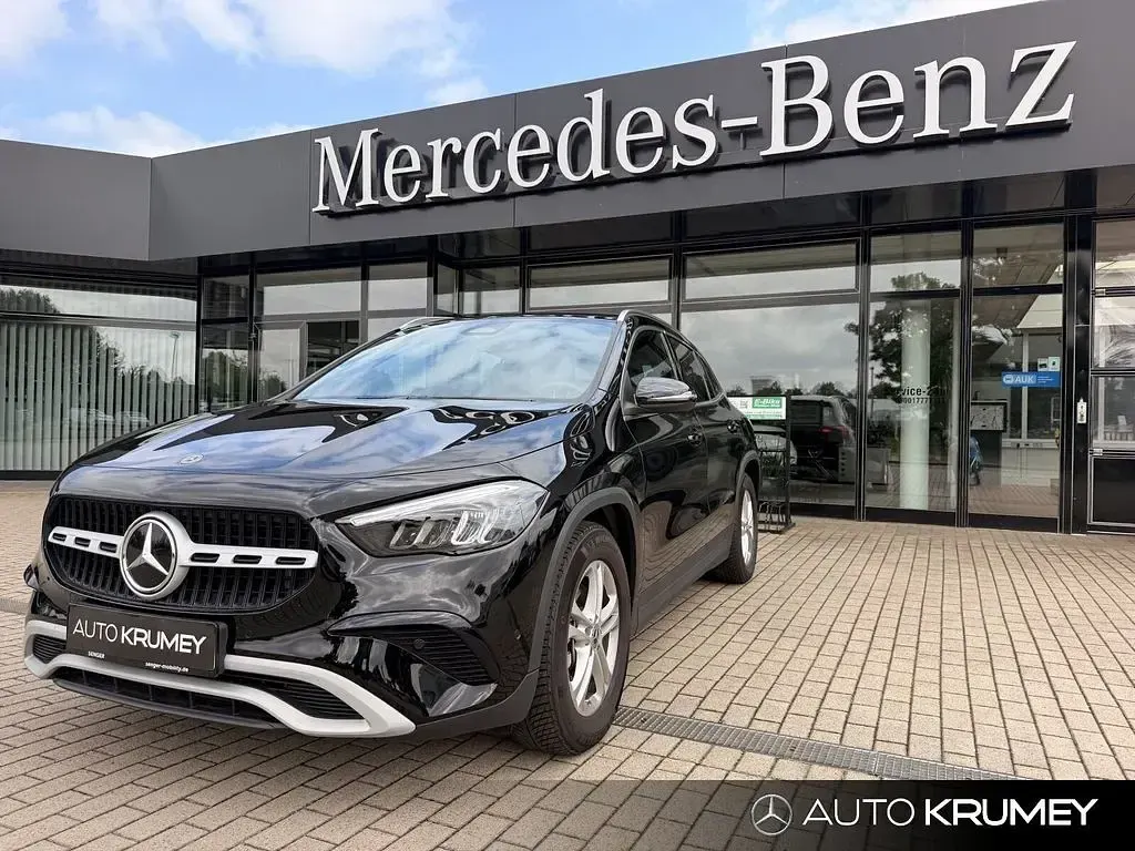 Gebraucht Mercedes GLA200 163 PS (119 kW) 2024 Schwarz SUV
