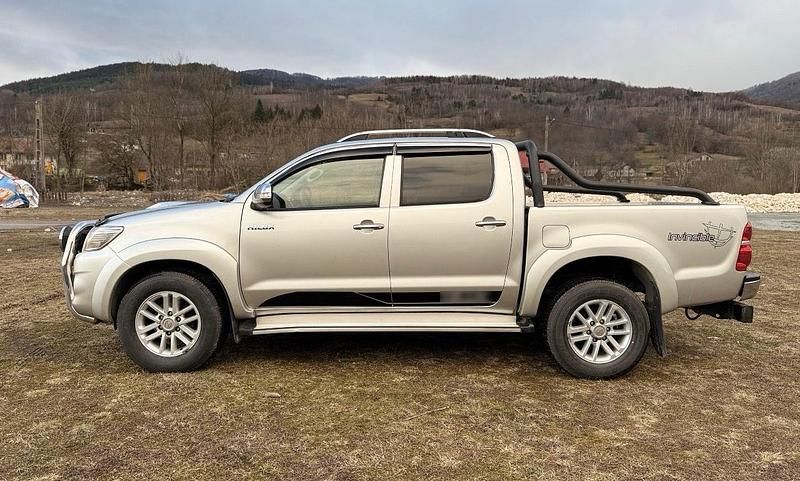 Gebraucht Toyota HiLux 171 PS (125 kW) 2015 Silber Abholung