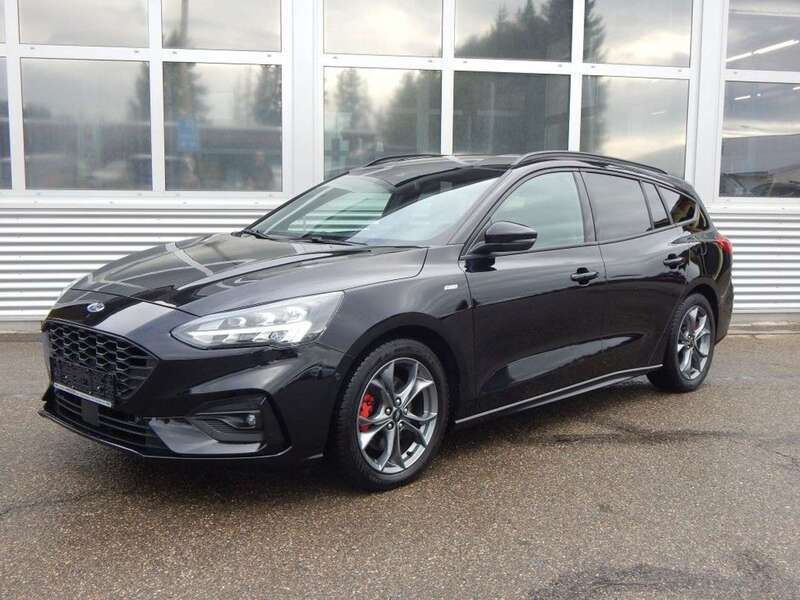 Obsidianschwarz metallic Gebraucht 2021 Ford Focus ST-Line X Kombi | 22.990 € (Teuer) - Bild 1/4