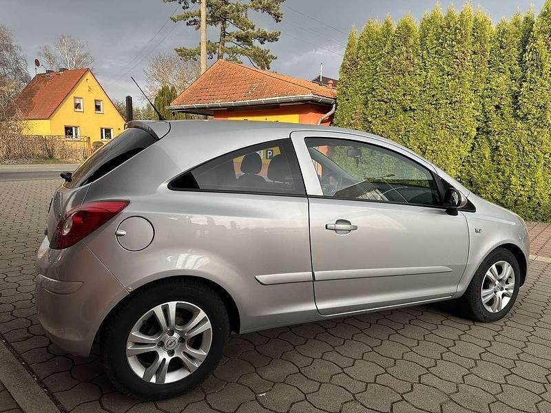 Gebraucht Opel Corsa Catch Me 80 PS (58 kW) 2007 Starsilber Kleinwagen
