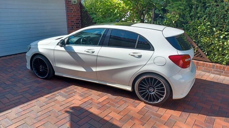 Weiß Gebraucht 2014 Mercedes 200 AMG line Coupé | 13.999 € (Superpreis) - Bild 1/4