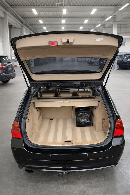 Gebraucht BMW 318 Sport Line 143 PS (105 kW) 2007 Schwarz Kombi