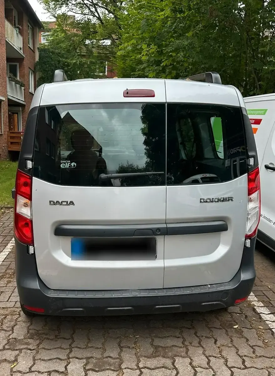 Gebraucht Dacia Dokker Ambiance 75 PS (55 kW) 2017 Silber Van / Kleinbus