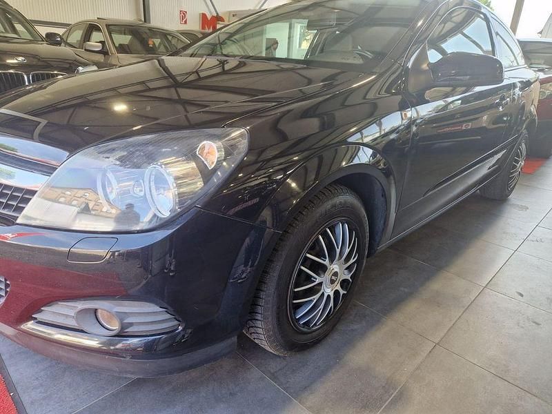 Schwarz Gebraucht 2009 Opel Astra GTC Innovation Kombi | 1.990 € (Fairer Preis) - Bild 1/4