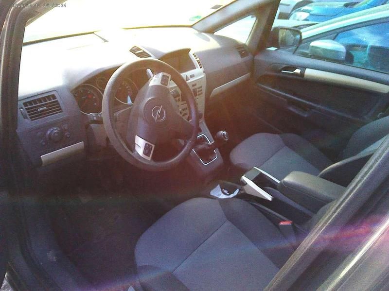 Gebraucht Opel Zafira Cosmo 110 PS (80 kW) 2008 Grau Van / Kleinbus