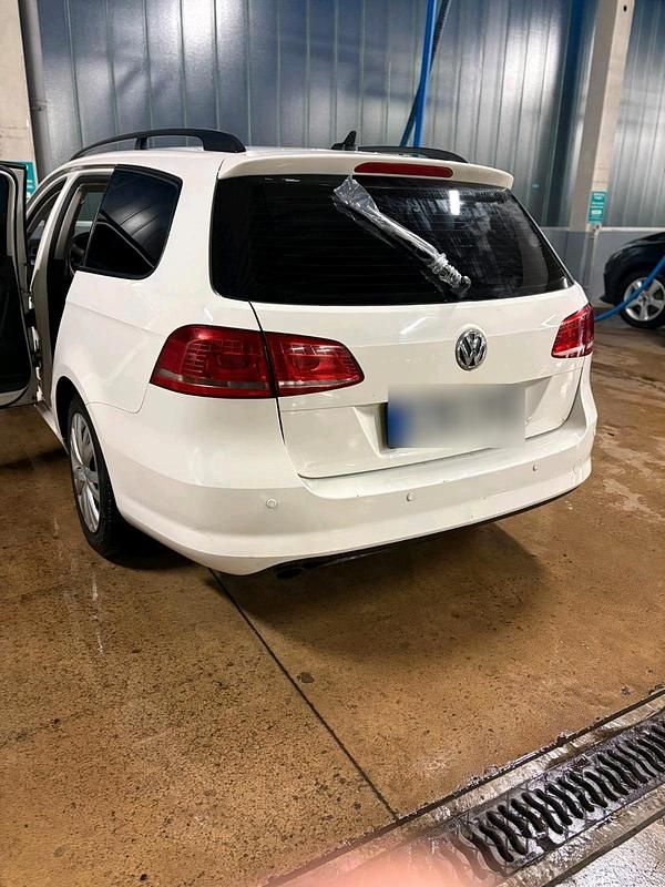 Gebraucht VW Passat 105 PS (77 kW) 2014 Weiß Kombi