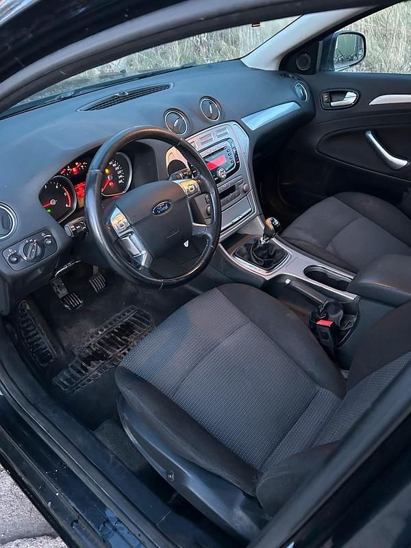 Gebraucht Ford Mondeo 116 PS (85 kW) 2010 Schwarz Kombi