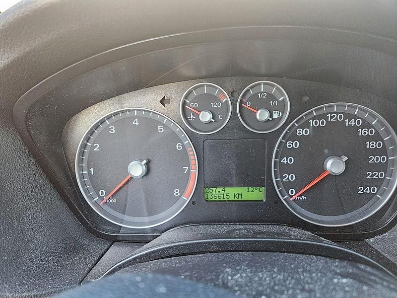 Usata Ford Focus 101 CV (74 kW) 2007 Blu Berlina