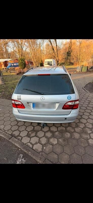 Gebraucht Mercedes E220 150 PS (110 kW) 2006 Silber Kombi